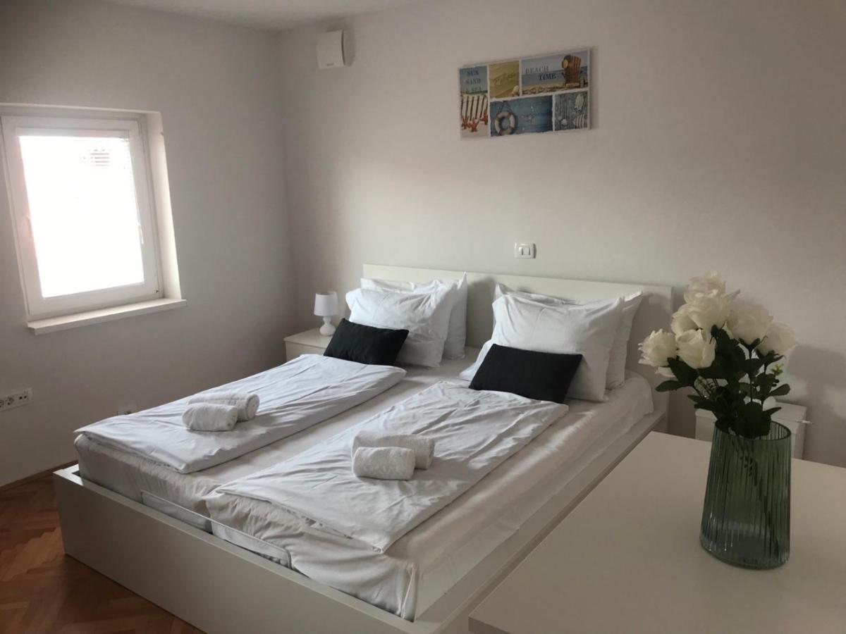 Apartment Plaza - Beach Koper városi község Kültér fotó